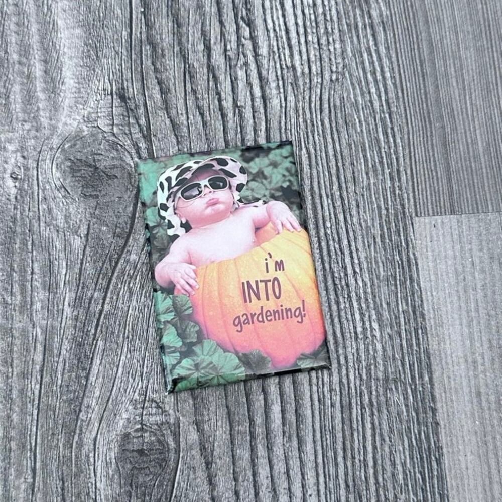 funny y2k vintage im in gardening magnet